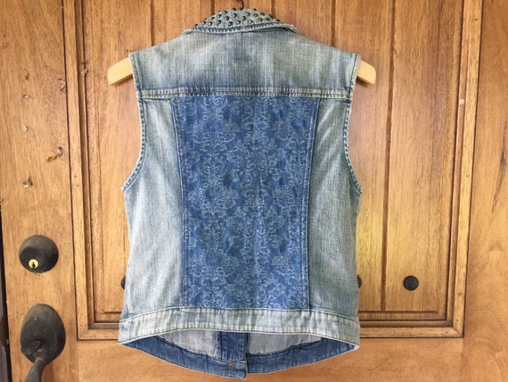 Studded Denim Vest by GUESS Size Small Soft Chamb… - image 2