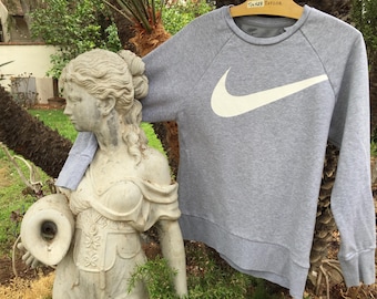 Nike Dry Fit Sweatshirt Gray Cotton blend Size Small to Medium (go by measurements)
