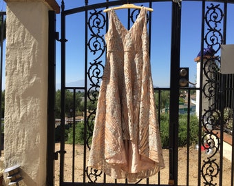 BADGLEY MISCHKA EVENING GoWN Size Medium Adjusts with Corset in back Tapers from the front to full length in back Could be a Wedding Dress