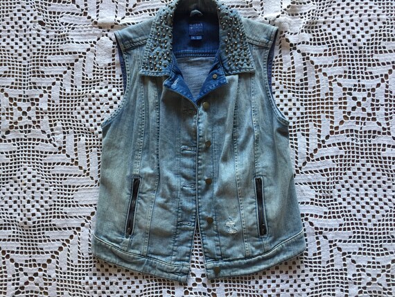 Studded Denim Vest by GUESS Size Small Soft Chamb… - image 7