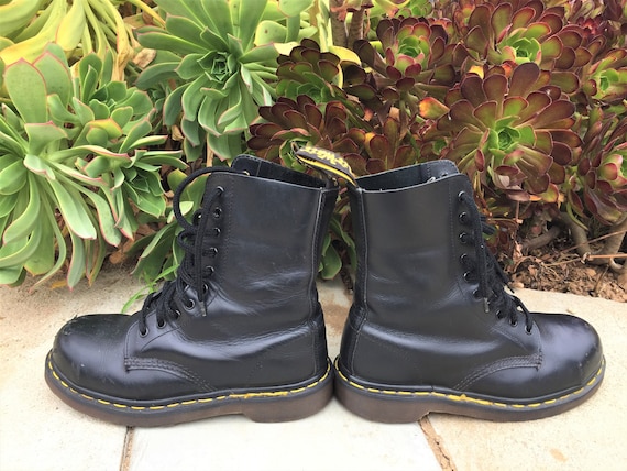 DR MARTENS AIR Wair Heavy Black Leather Ankle Combat Boots DR MARTENS AIR Wair Heavy Black Leather Ankle Combat Boots