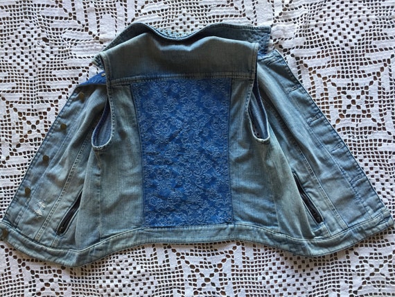 Studded Denim Vest by GUESS Size Small Soft Chamb… - image 9