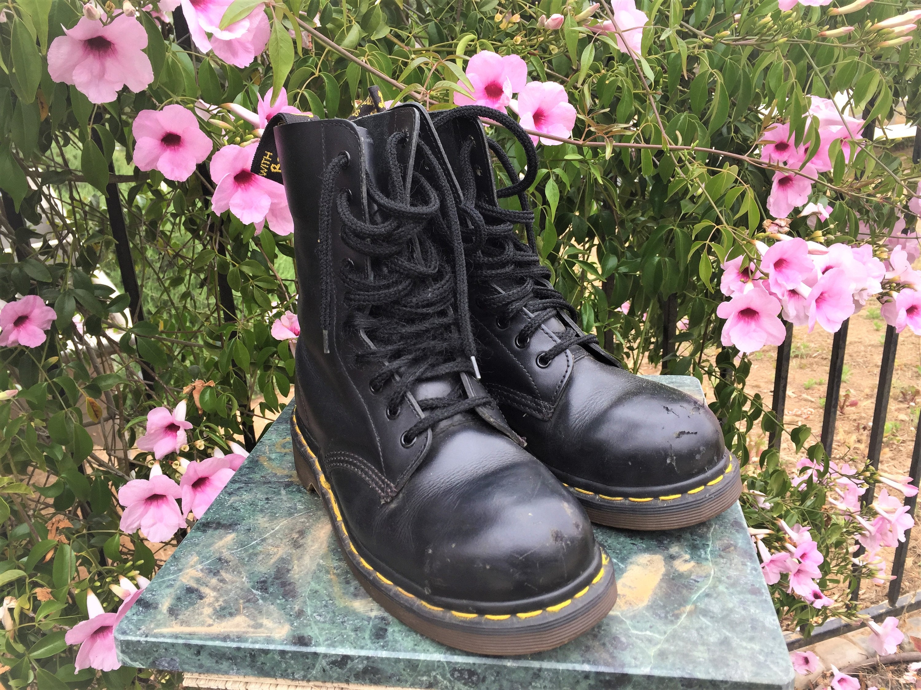 DR MARTENS AIR Wair Heavy Black Leather Ankle Combat Boots Size