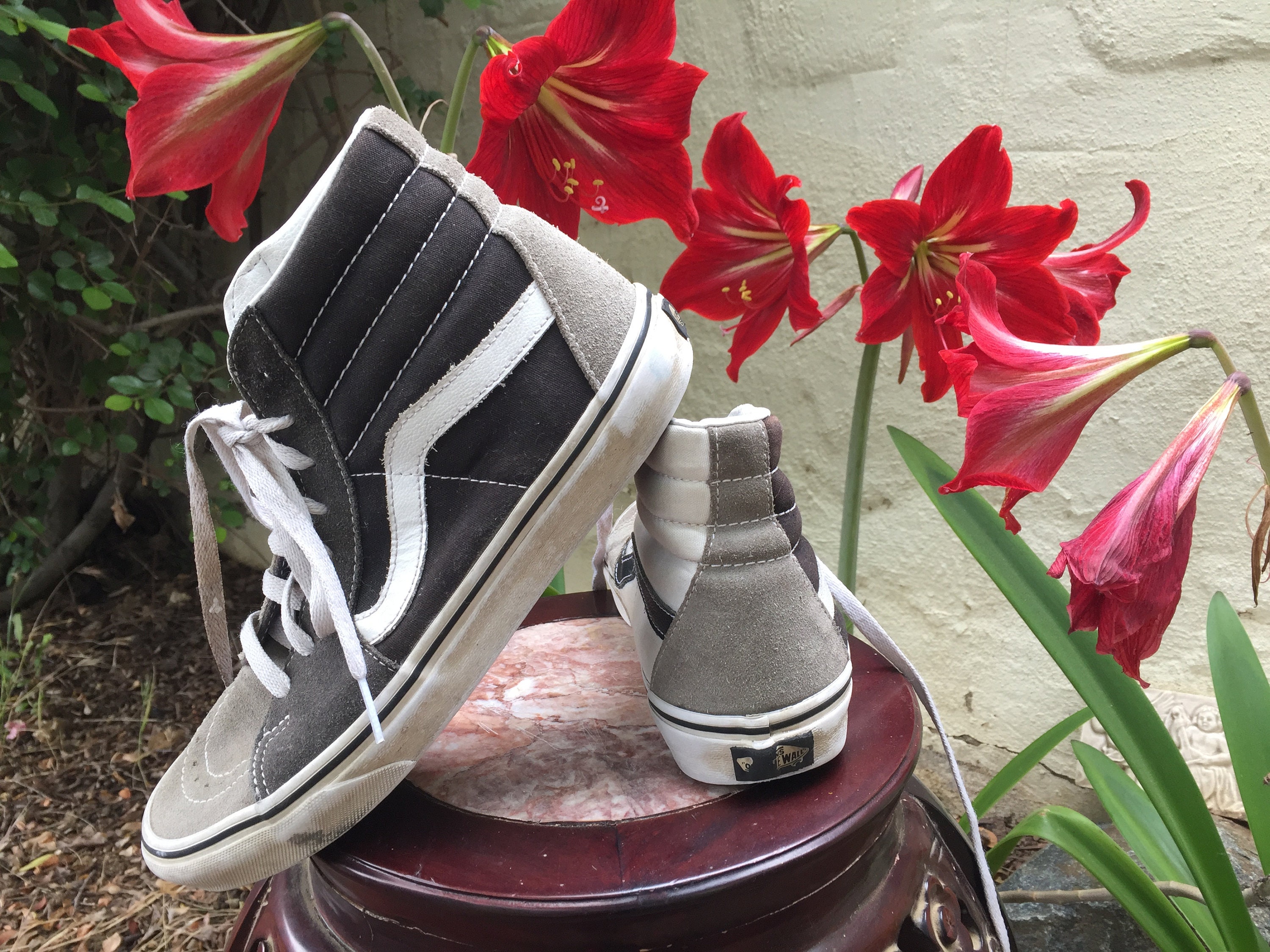 Beat up sales vans sk8 hi