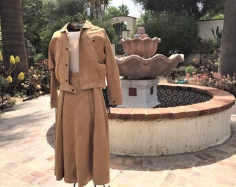 1970s Tan Suede Jacket & Skirt Combo by Peter Hatsi Androu/  Samuel Robert Size 6 Nancy Reagan Cowgirl Styling modeled by Christie Brinkley