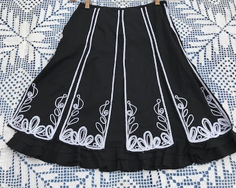 SOUTACHE EMBROIDERY Black Paneled A Line Skirt by Mix Nouveau Size 4 Pleated frilly ruffle at Hemline 100% Cotton 8 inch invisible zipper