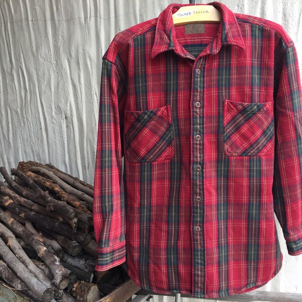 Red & Khaki Plaid Camping Shirt Heavy Cotton Blend Flannel Lumberjack Shirt  Size Medium to Large Tag not Legible 2 Front Pockets