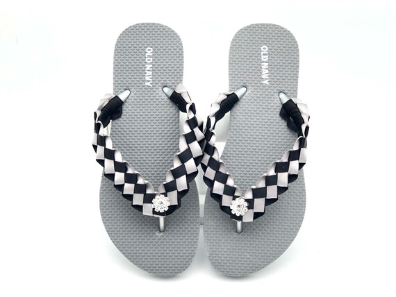 old navy silver flip flops