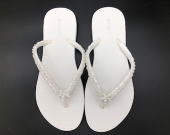 White Bridal Flip Flops - Starfish Flip Flops - Beach Wedding Flip Flops - Bridesmaid Flip Flops - Star Fish Flip Flops - Custom Flip Flops