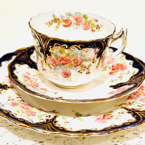 Pretty Vintage Blue Pink Floral Tea Set Antique Teacups Saucers from England