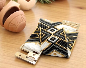 Peyote Stitch Beaded Bracelet Pattern, Cassandra Black Geometric Design (PDF)