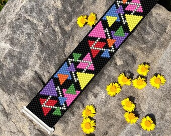 Peyote Stitch Beaded Bracelet Pattern by Bead with Bugs, HAPPY ANGLES, PDF