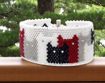 Peyote Stitch Bracelet Pattern, Beaded Cuff THE CATS