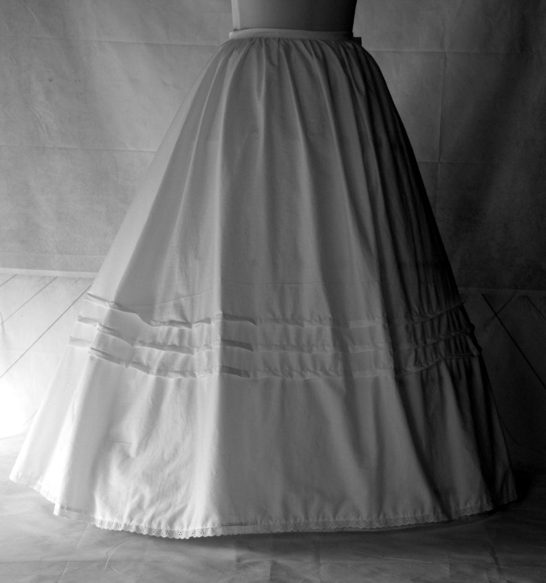 Petticoat overskirt loop historical cloths under