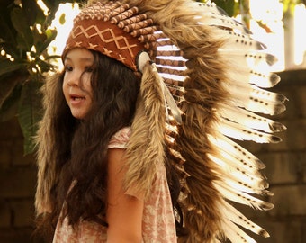 Kids feather headdress, 5 to 8 years, 56 cm hat, medium length, indian inspired headdress, native american style warbonnet