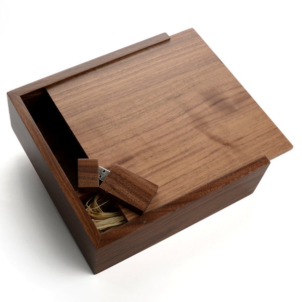 4x6 Walnut Wood box with a space for 144 prints and slot for usb drive  with spanish moss included