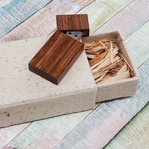 Olive Wood Flash Drive - Packaged 2 piece paper box - Beige Speckle paper box