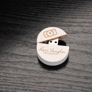 10 runda vita trä-USB, träminne, anpassat USB-minne, flashminnen, flashminne, anpassat minne, USB-minne