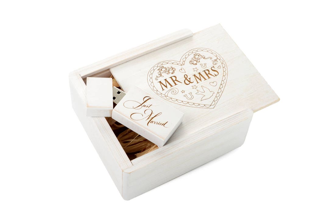 Wedding USB Box, Laser Engraved, Mr and Mrs, Heart Box, USB Flash Drive