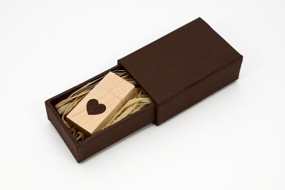Heart Veneer Love Design with Handmade Paperbox Filled with Raffia Grass Walnut Wood USB 2.0 8GB Flash Drive