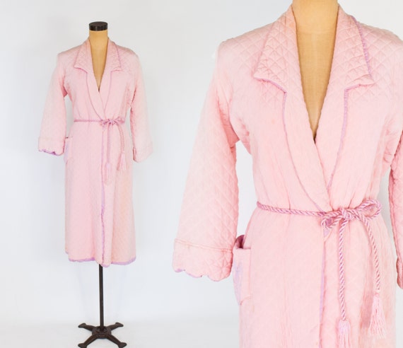 1940s Pale Pink Quilted Robe | 40s Dusty Pink Quil