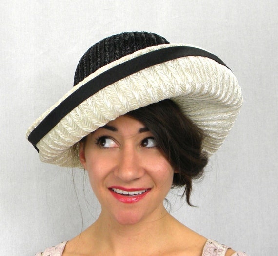 1960s Black White Raffia Wide Brim Hat | 60s Blac… - image 2