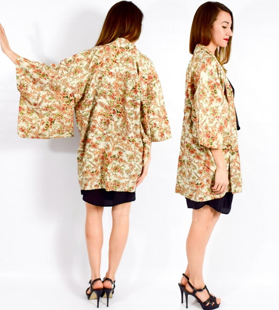 1950s Vintage Floral Haori | 50s Beige Floral Pri… - image 2