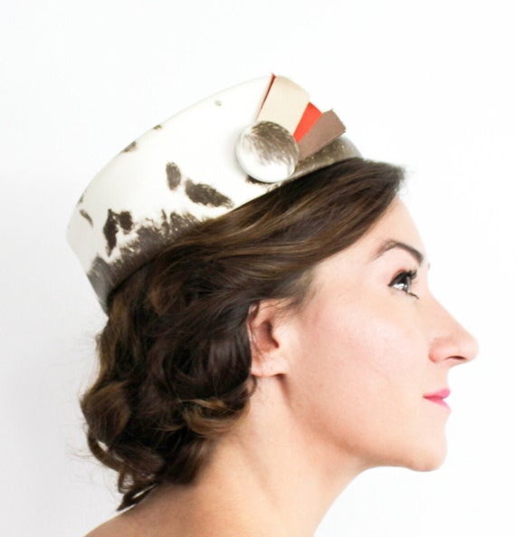 1960s White &  Brown Faux Leather Hat | 60s White… - image 2