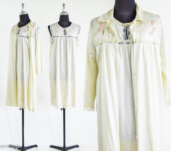 Buy 1960s Creme Embroidered Peignoir Set | Short Robe & Gown, Large Online  in India