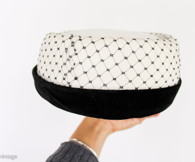 1950s Creme & Black Pillbox Hat 50s Off White Wool Felt Rhinestone Hat image 8
