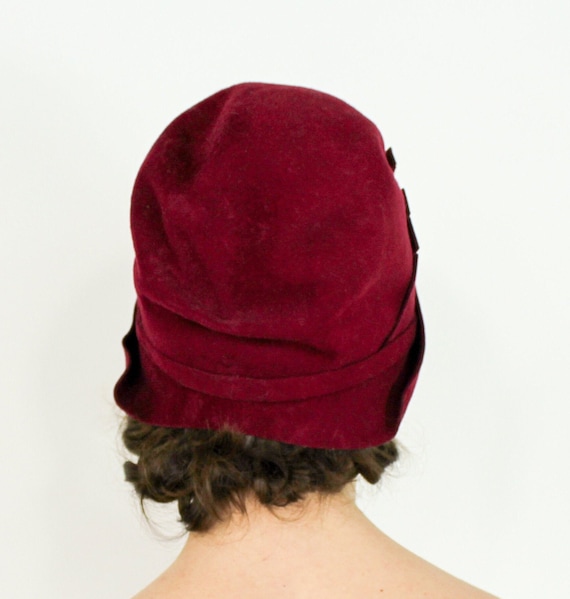 1920s Red Wool Cloche Hat | 20s Cranberry Red Woo… - image 2