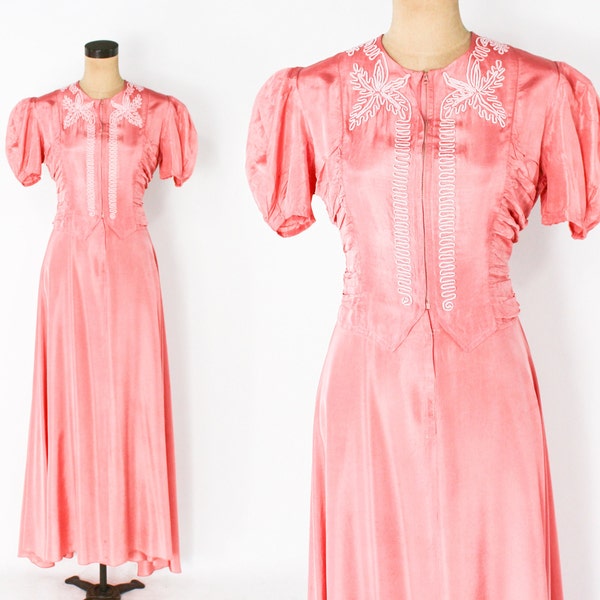 1940er Jahre Pfirsich Viskose Hauskleid | 40er Jahre Morgenmantel rosa Taft | Mittel