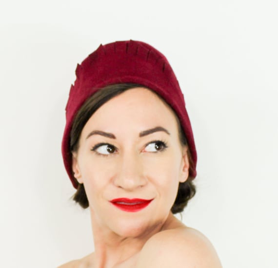 1920s Red Wool Cloche Hat | 20s Cranberry Red Woo… - image 3