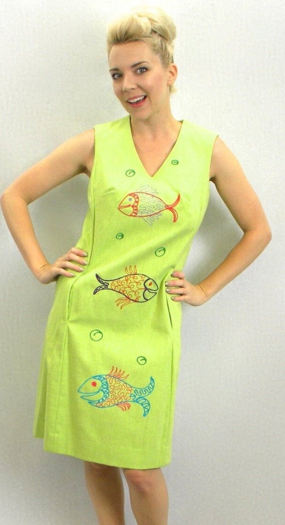 1960s Lime Green Cotton Dress | 60s Green Fish Em… - image 3