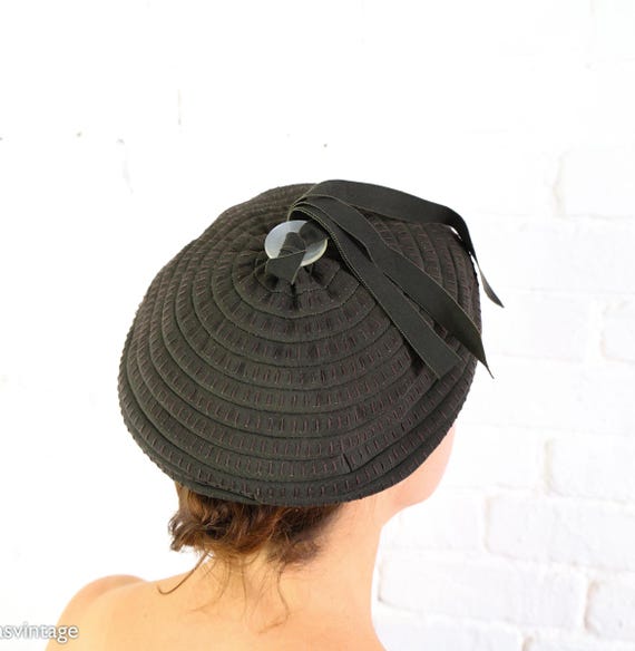 1940s Dark Brown Beret | Vintage Brown Grosgrain Ribbon Hat  display picture 1