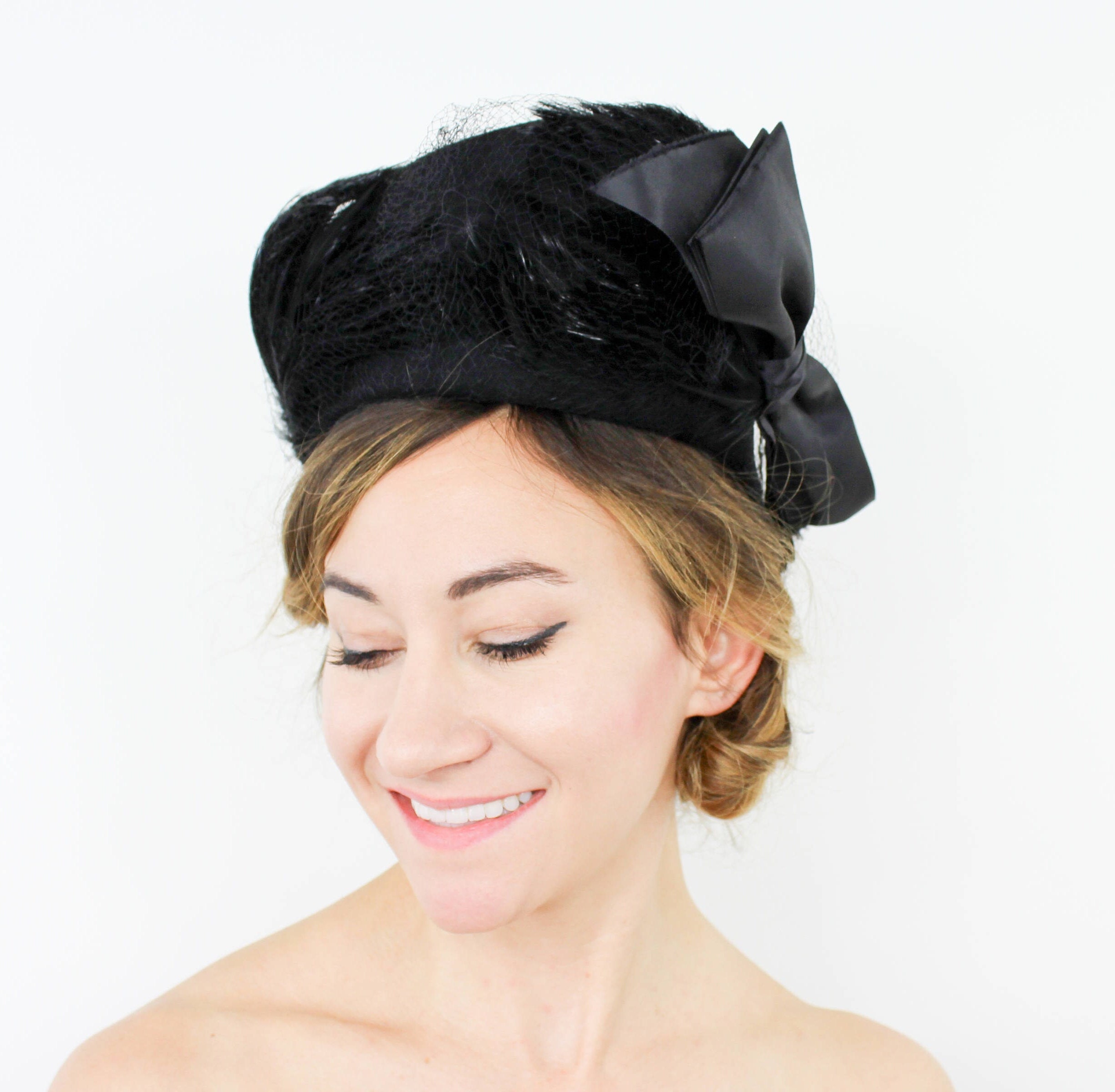1940s Feather Hat | Black Wool Felt Tilt Hat With Satin Bow 