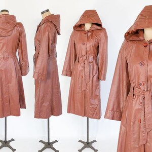 Trench-coat en cuir marron à capuche des années 1970 | Veste courte en cuir marron des années 70 |  Trench-coat en cuir bordeaux des années 70
