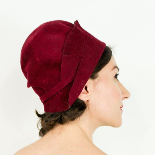1920s Red Wool Cloche Hat | 20s Cranberry Red Wool Felt Hat | Art Deco