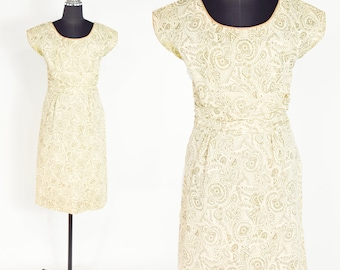 1950s Creme Cotton Print Dress | 50s Creme & Gold Paisley Dress | Medium