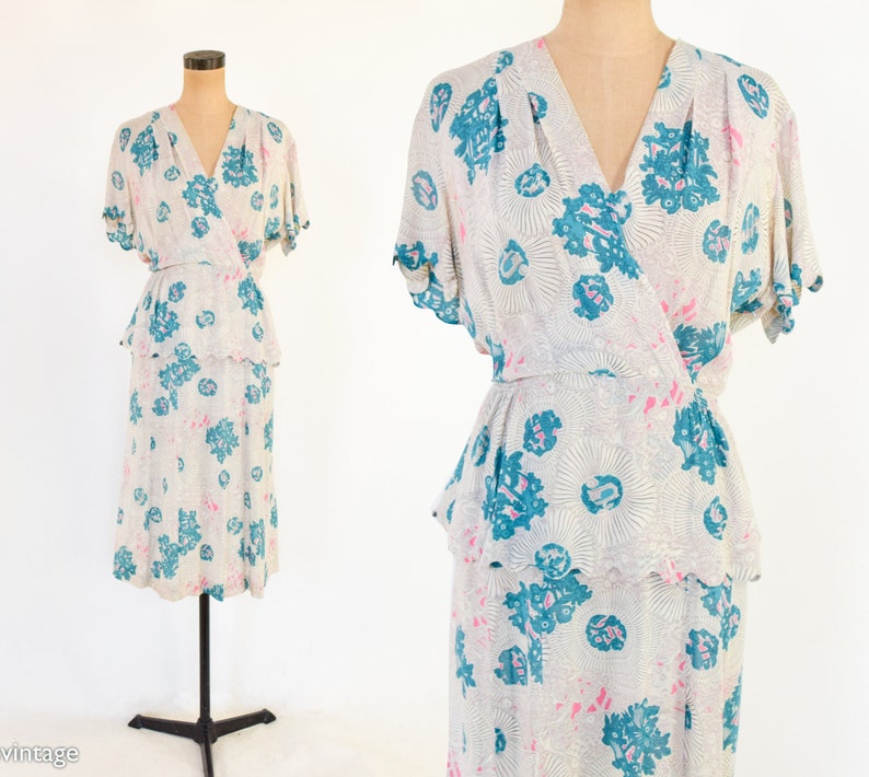 1940s Creme Blue Floral Print Dress 40s White & Blue Print Dress X Large image 1