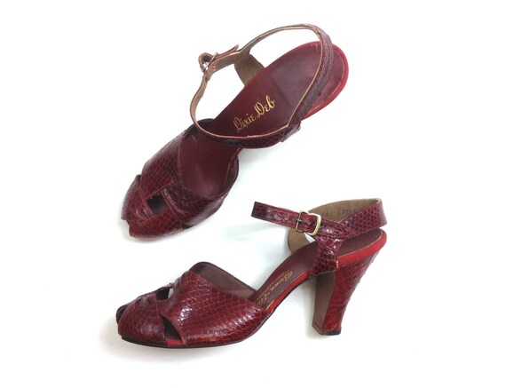 40s Red Leather Peep Toe Pumps Red Snakeskin Strappy Heels 40s Emily T strap Leather Pumps in Black