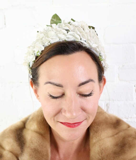 1950s White Flowers Fascinator | Vintage White Flower Hat 