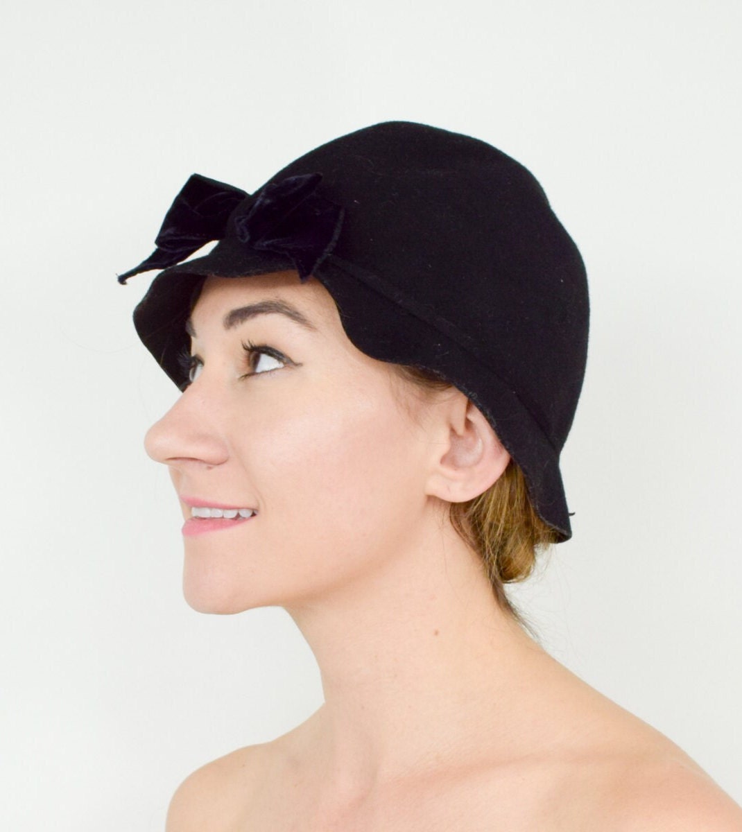 Vintage 1930’s Union Made Elegant Black Cloche Bow Hat 1930s Vintage Black Wool Felt Cloche Hat | Velvet Bow - Etsy main image 3