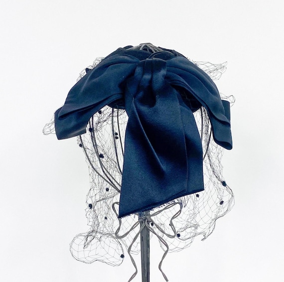 1940s Black Veiled Tilt Hat Velvet Bow Old Hollywood Cocktail Netted 1940s Black Velvet Fascinator | Satin Bow & Netting, Old  main image 2