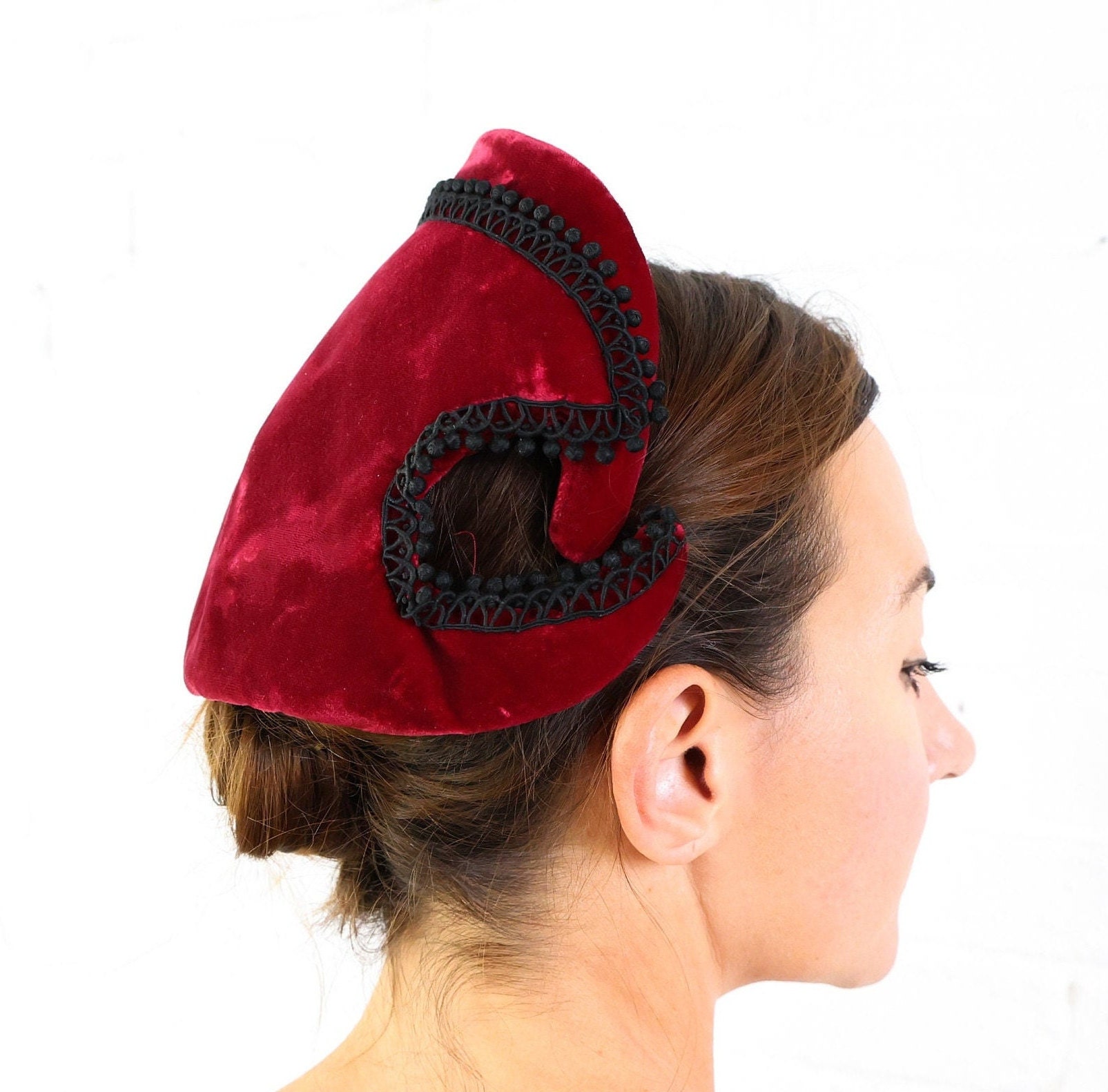 1950s Red Velvet Fascinator | Berger Hûlc, Black Lace Trim 