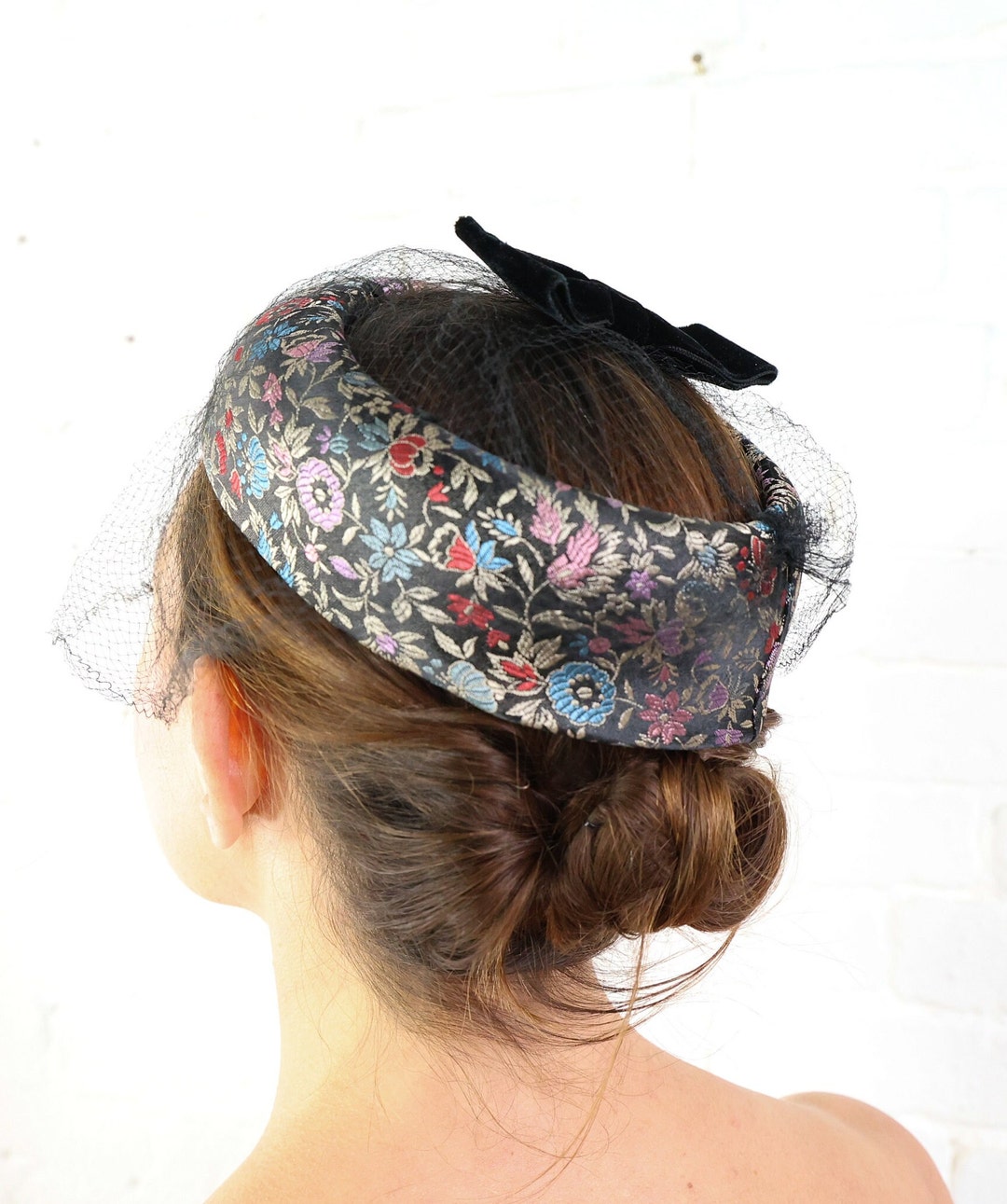 1950s Black Pillbox Hat | Black Brocade Ring Hat - Etsy Sweden display picture 1