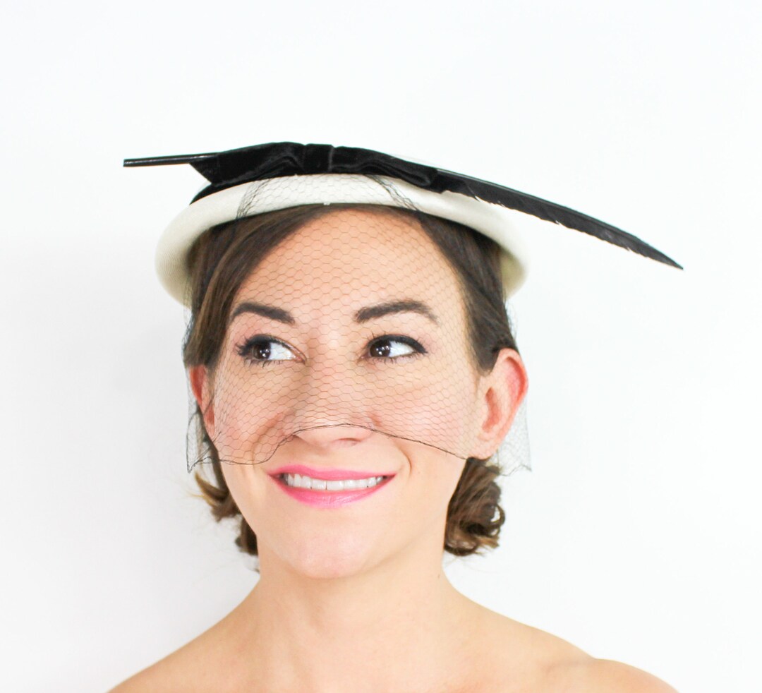 1950s White Straw Hat 50s White Saucer & Black Feather Hat Etsy