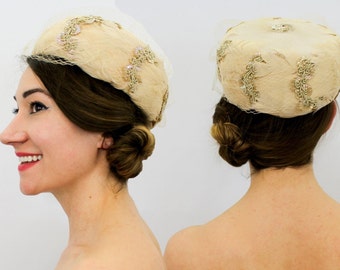 1960s Beige Feather Pillbox | 60s Blush Pink Feather & Sequin Pillbox Hat | Wedding | Jackie O | Evelyn Varon