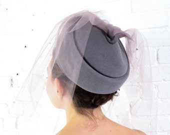Vintage Black Velvet Ring Hat With Veil & Gold Trim, 1960s  display picture 1