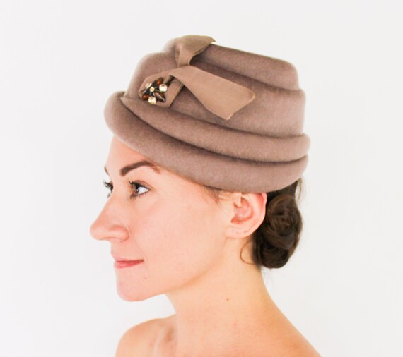 Minga Zolla Wool Taupe Hat with Braided Trim Size M 1950s taupe wool hat - Gem main image 2